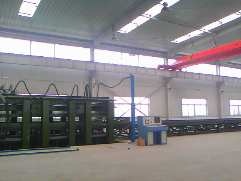 冷藏車廂板熱壓機(jī)